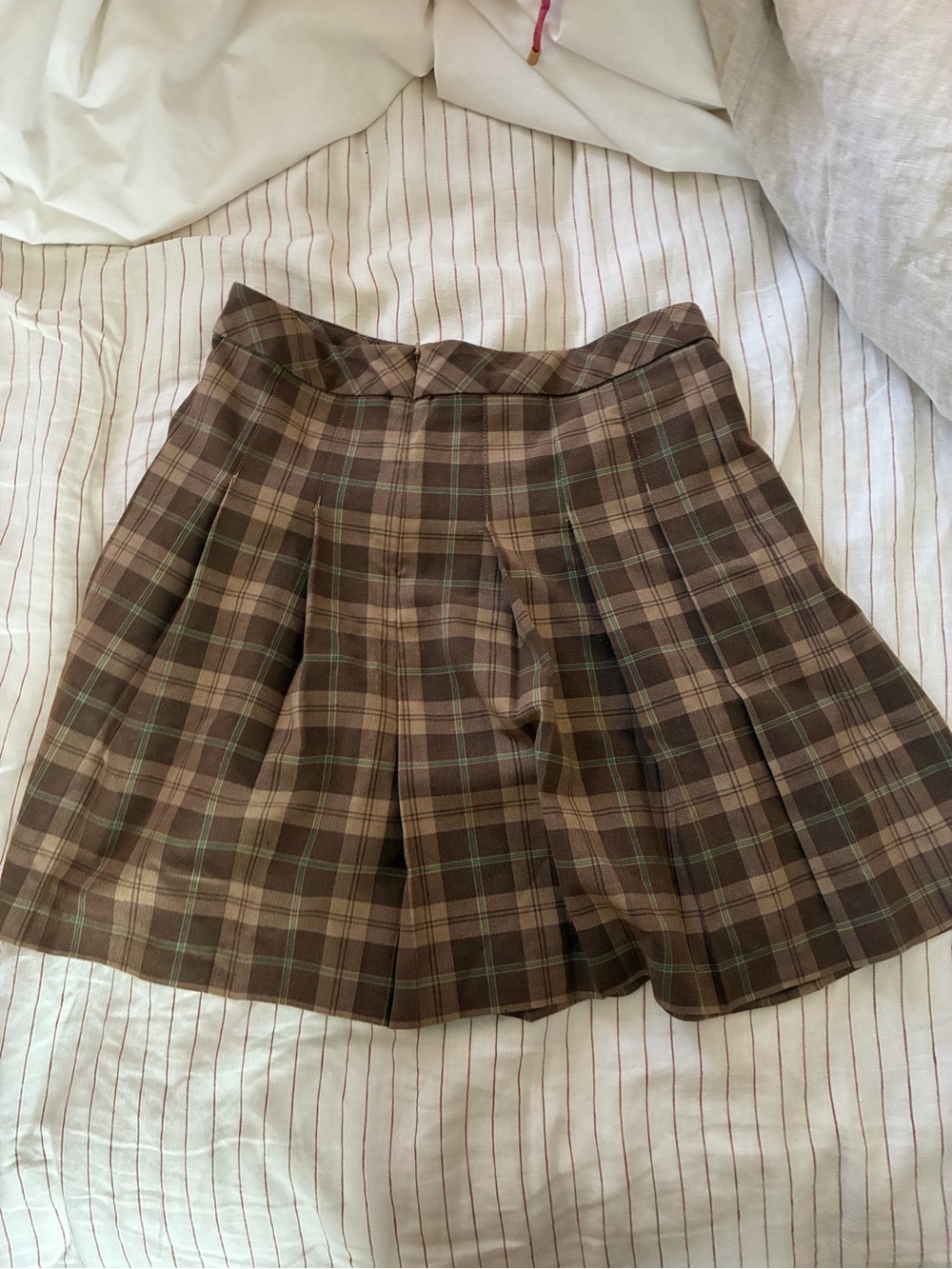 Aritzia Sunday Best
OLIVE MINI 17" SKIRT